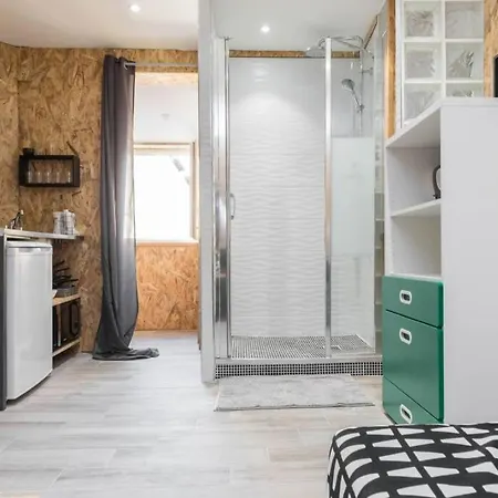 Studio Near Old - Atypical - Tram At 10 M Apartment *