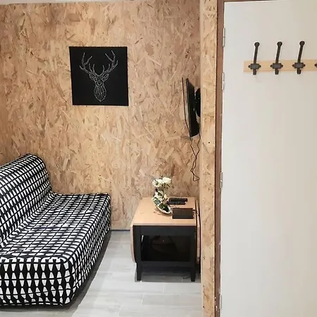 Апартаменты Studio Near Old - Atypical - Tram At 10 M